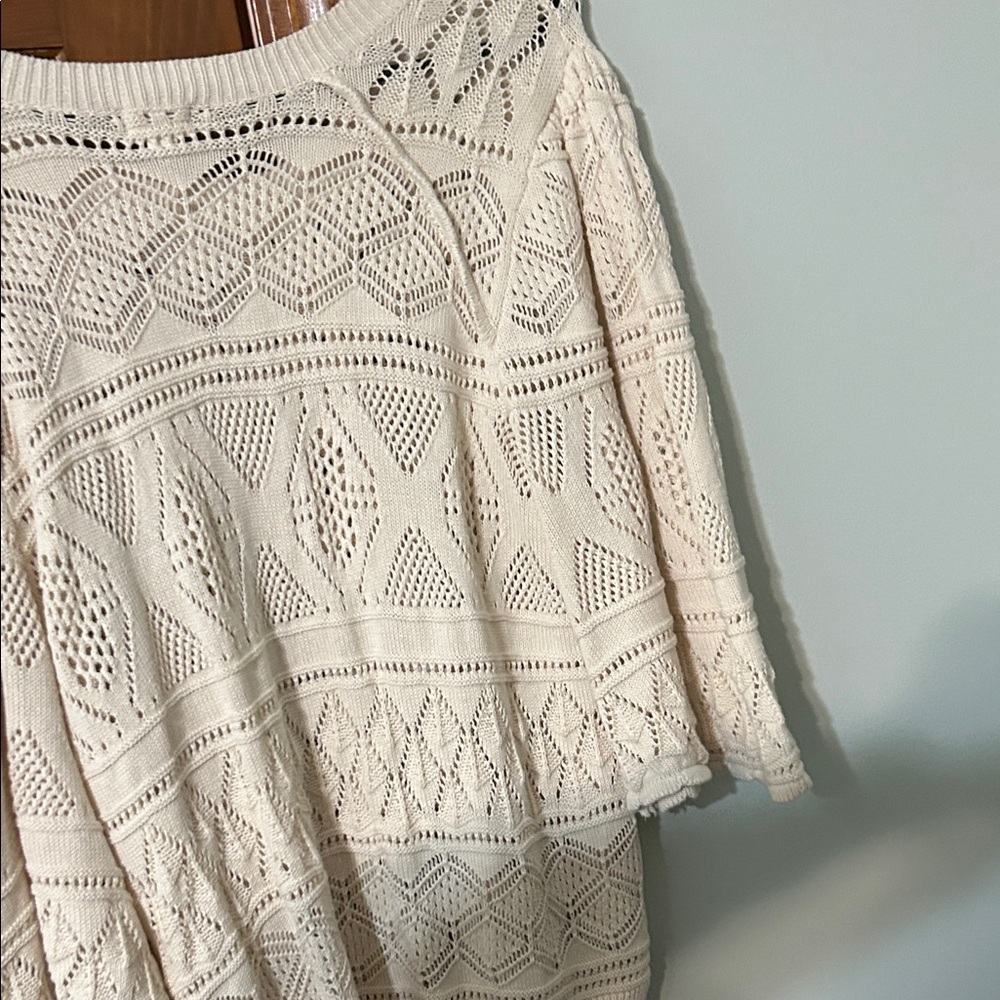 a.n.a Cream Textured Knit Sweater 22 in armpit to armpit and 28 in long. Nice - Picture 10 of 16